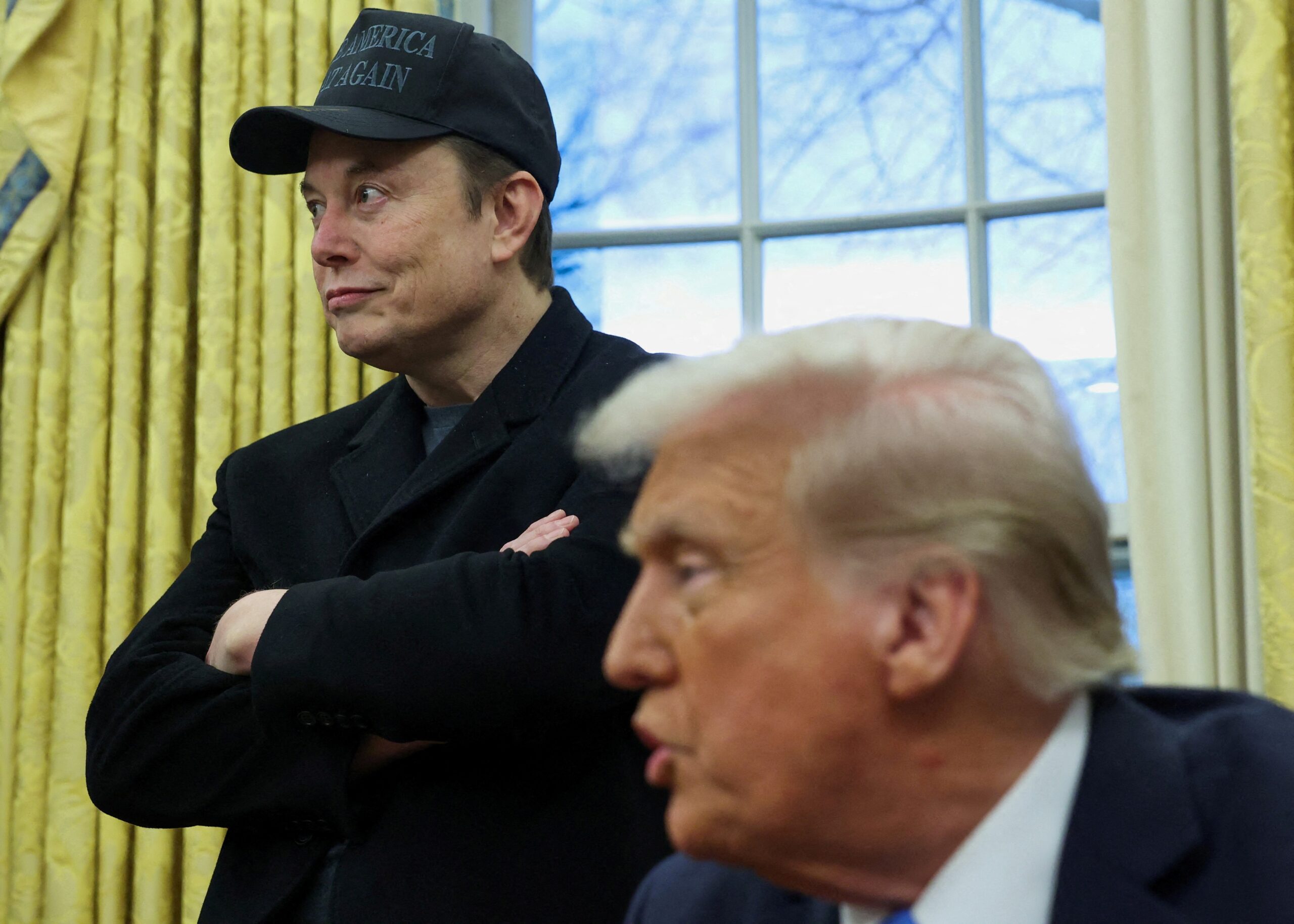 Juíza dos EUA bloqueia temporariamente demissões em massa de agência; DOGE de Musk ignora ordens do tribunal