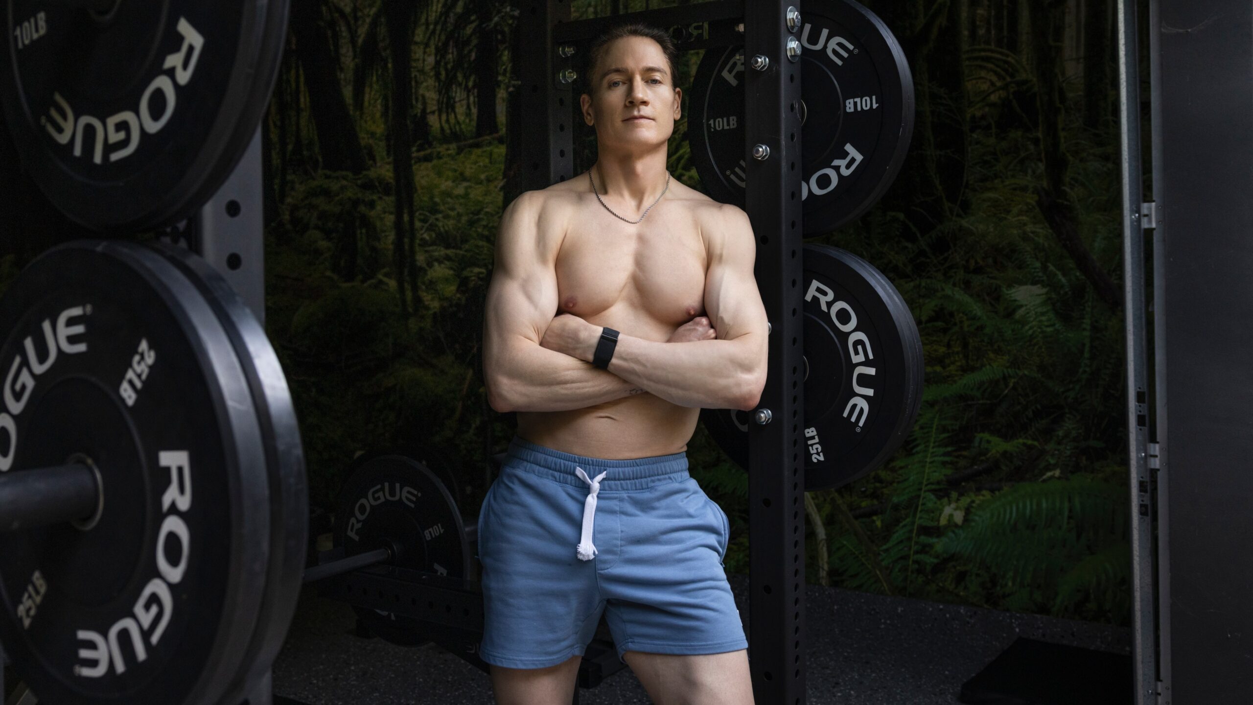 Quem é o milionário da tecnologia que já recorreu a anel peniano e a terapia de choque para não envelhecer