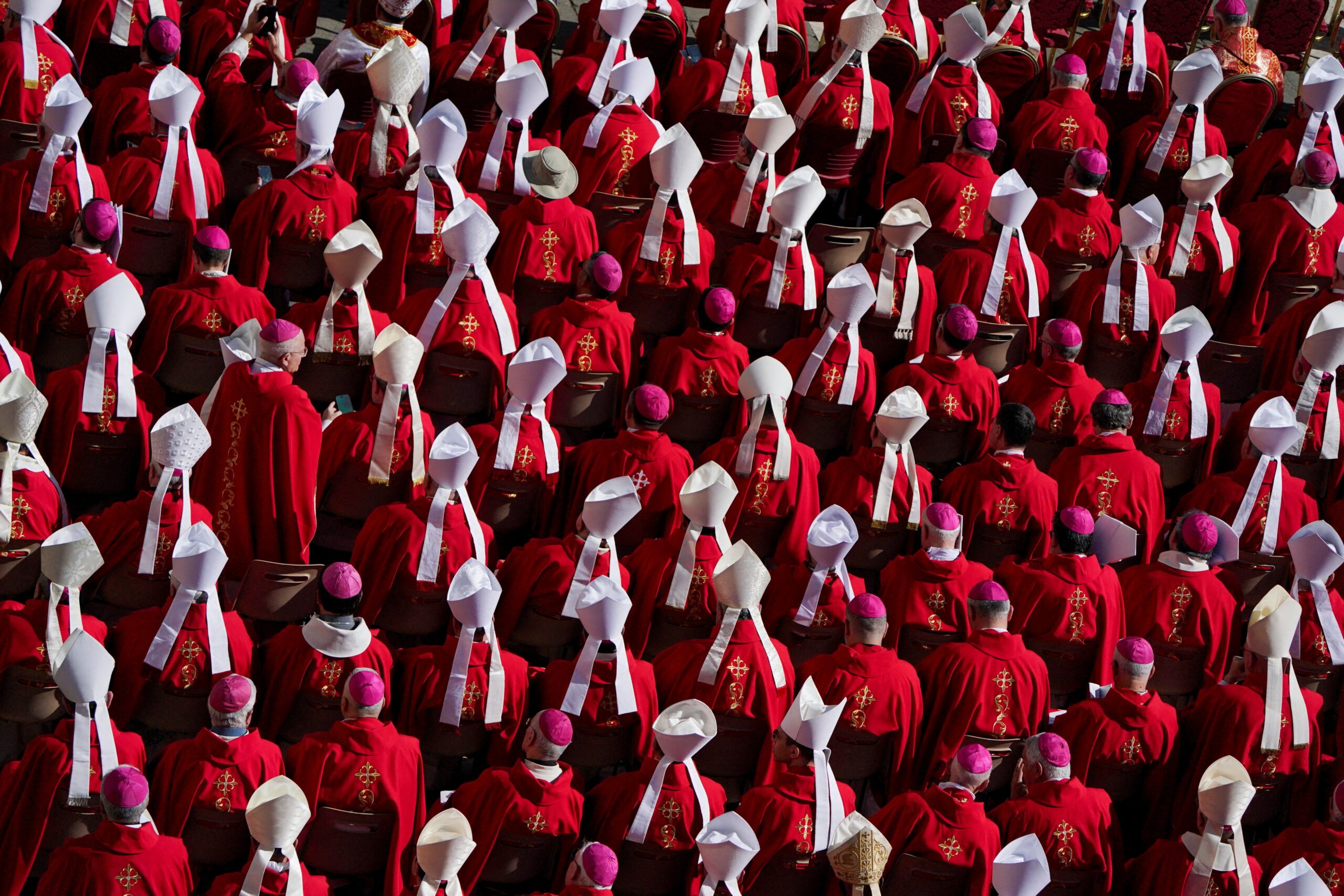 Comissão do Vaticano proíbe mulheres de se tornarem diáconas